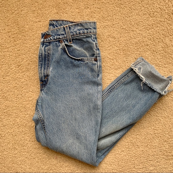 *SOLD* Vintage Levi’s Jeans - Picture 3 of 6